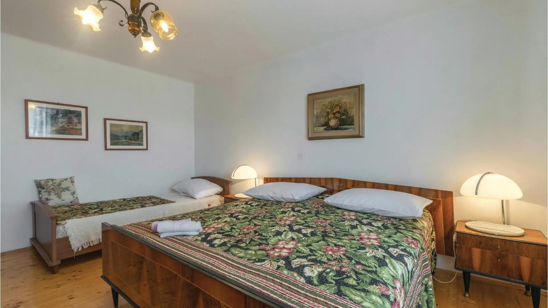 Holiday home 3 Bedroom Lovely Home In Manjadvorci Croatia