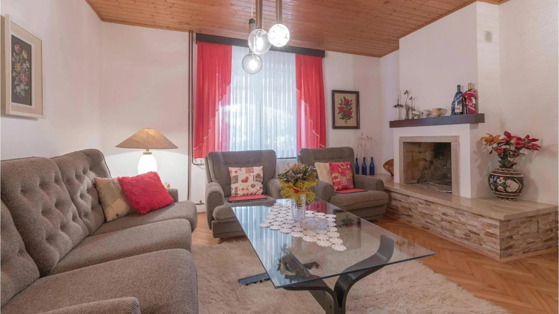 Holiday home 3 Bedroom Lovely Home In Manjadvorci